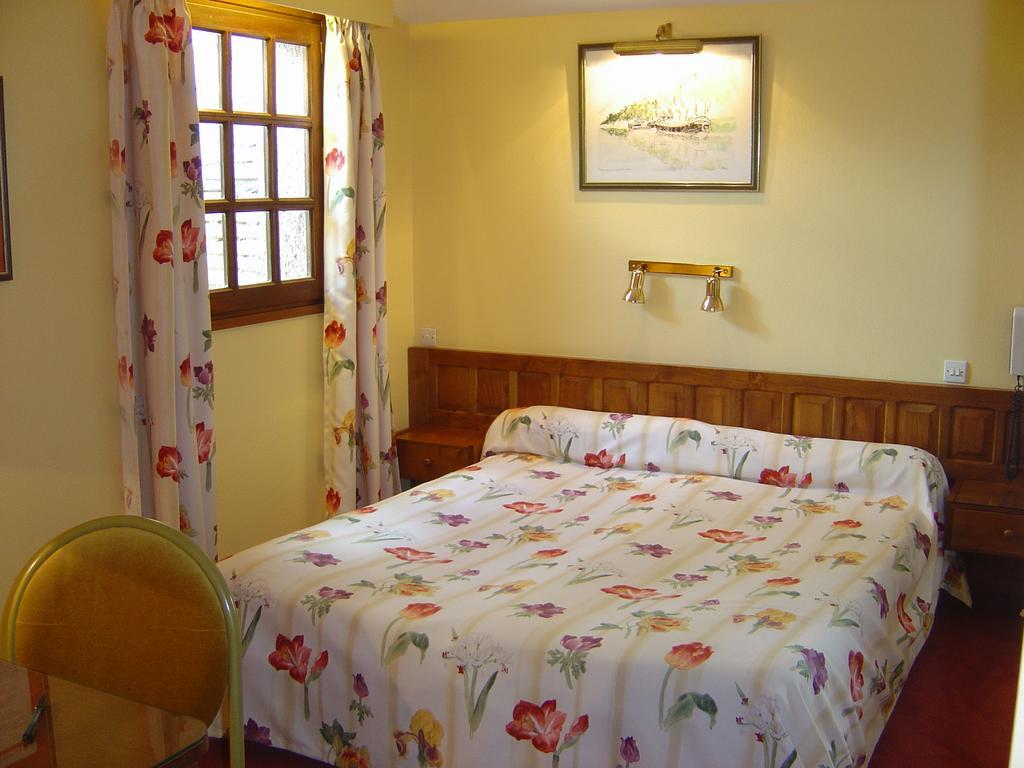 Le Ratelier Hotell Montaigut-sur-Save Eksteriør bilde